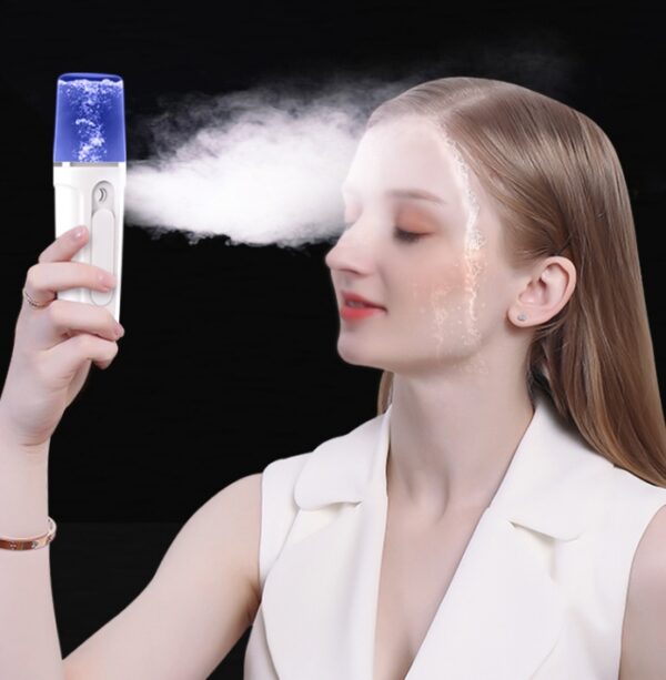 USB-Powered Facial Beauty Device: Hydration and Rechargeable Battery Function