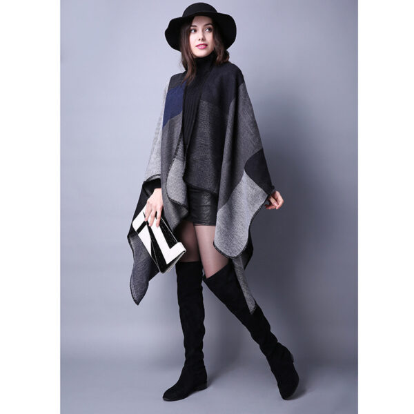 Ethnic Plaid Scarf: Stylish Travel Shawl for Autumn-Winter - Image 3