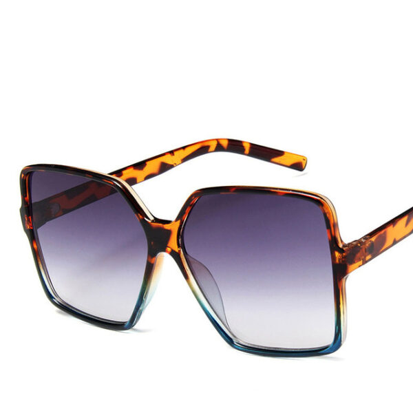 Trendy Women's Sunglasses: Fashionable Big Frame Shades | Get Yours Now! - Image 6