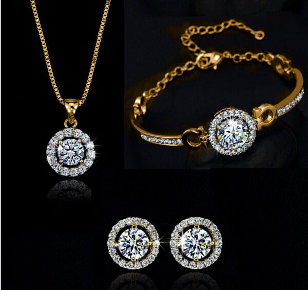 High-Quality and Adorned With Sparkling Diamonds Jewellery Sets - Image 3