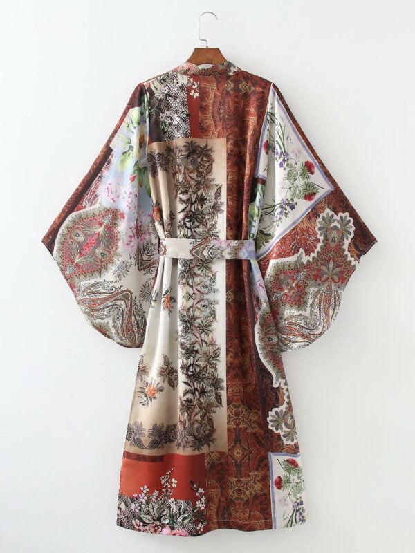 Shop Stylish Printed Kimono Dress: Perfect Outerwear for Fashionistas - Image 6