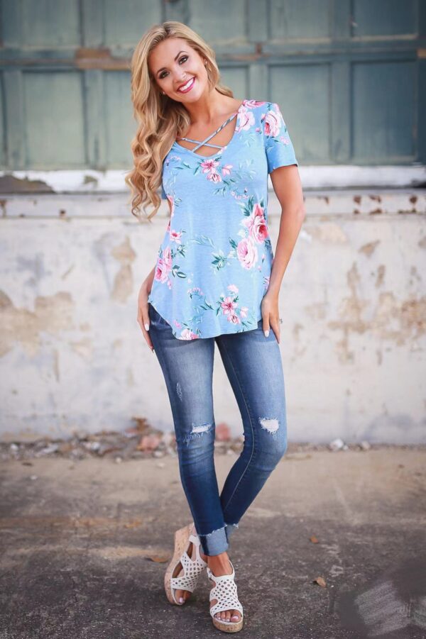 Floral Print Cross Front T-Shirt: Short Front, Long Back Design for Women - Image 3