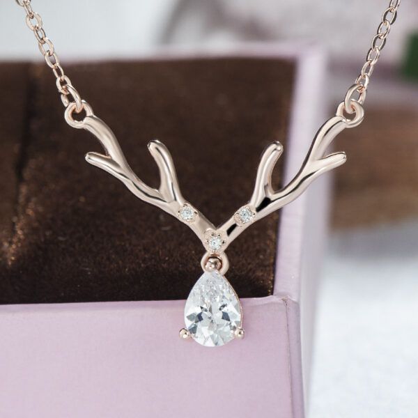🌟👗 Silver Sweater Chain: Elegant Accessory for Stylish Ensembles!