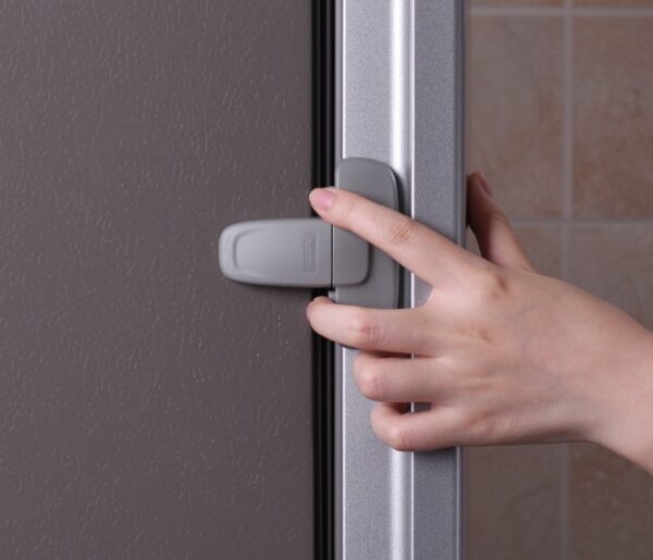 Child Safety Lock: New Solution for Loose Refrigerator Door Prevention - Image 6