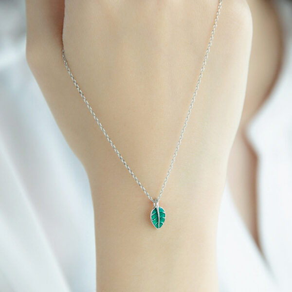 Discover The New Green Leaf Epoxy Clavicle Necklace for Women - Image 5