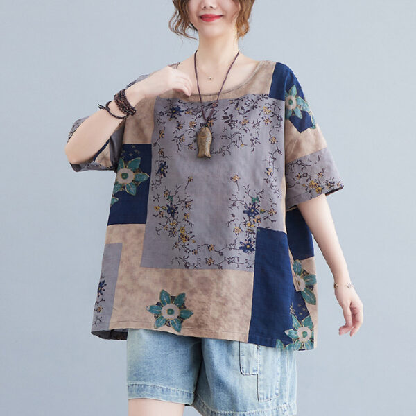 Ethnic Print Round Neck Tee: Loose Short Sleeve Fashion Statement - Image 3