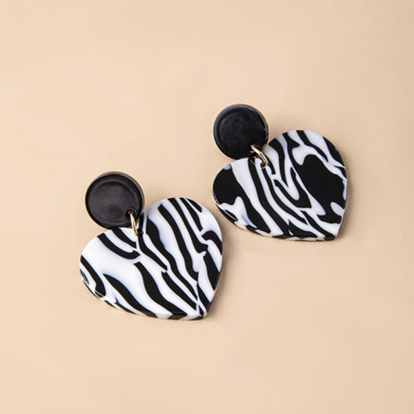 Chic Black & White Zebra Print Heart Acrylic Earrings Women